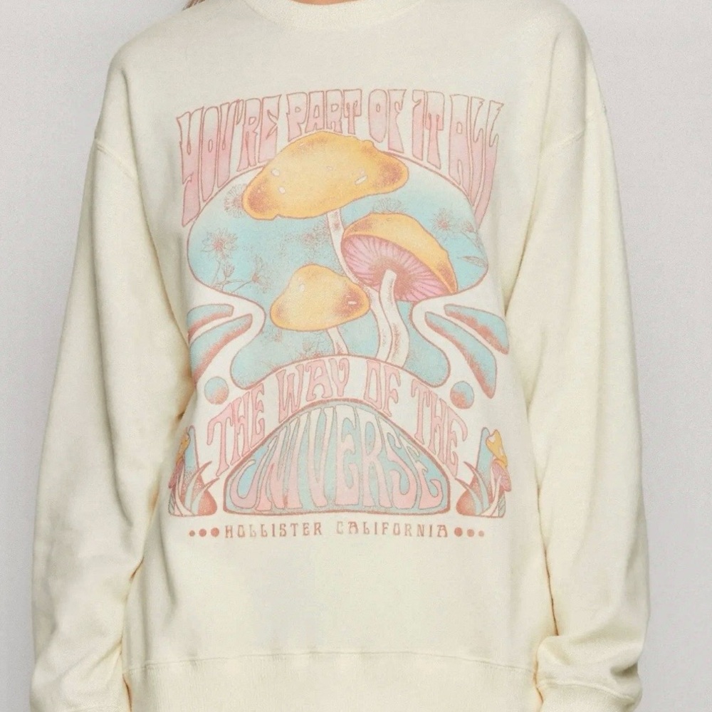 Hollister "The Way of the Universe" Mushroom Graphic Crewneck SIZE SMALL
